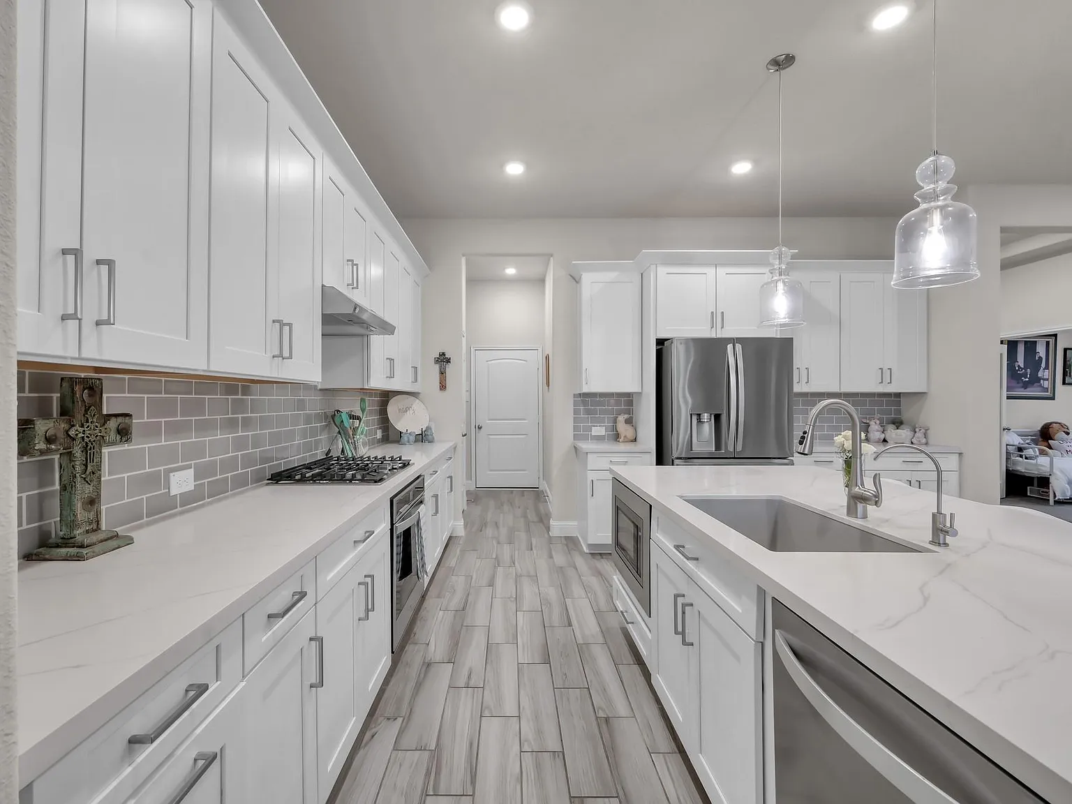 2 bed, 2.0 bath, 1698 sqft, $2,850 — Photo 3