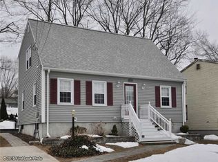 29 Wapping Dr, Bristol, RI 02809