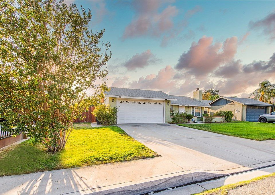1st image of 548 Mikalor Ave