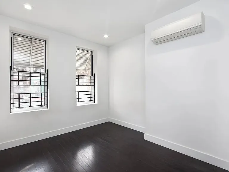 247 Himrod St #3L — Photo 4