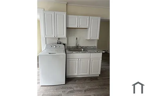 6 E Walnut St #2L Photo 1