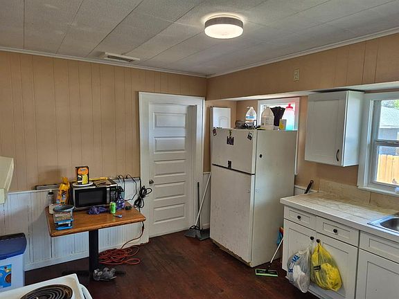 5th image of 219 North St