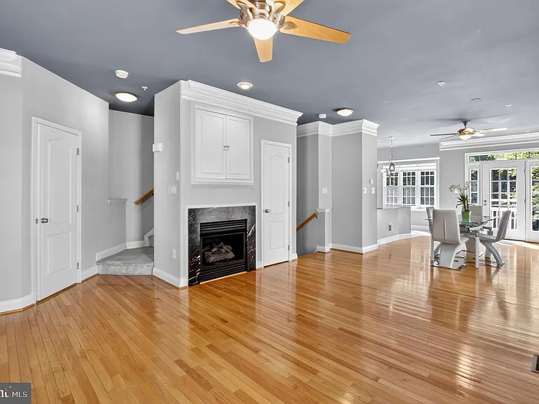 110 Elmcroft Blvd — Photo 4