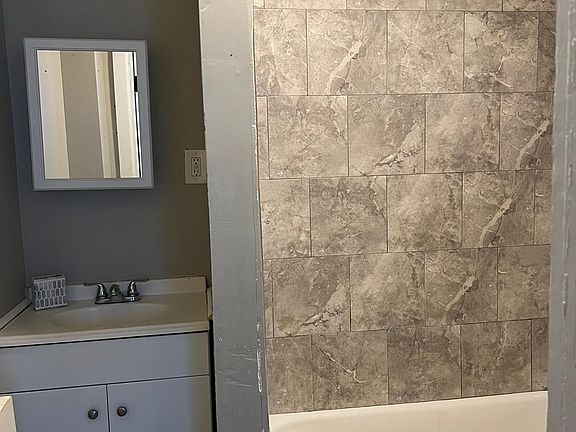 5th image of 211 N 19th St Floor 2