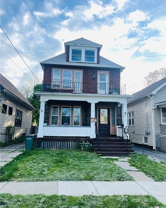 1st image of 90 Richlawn Ave