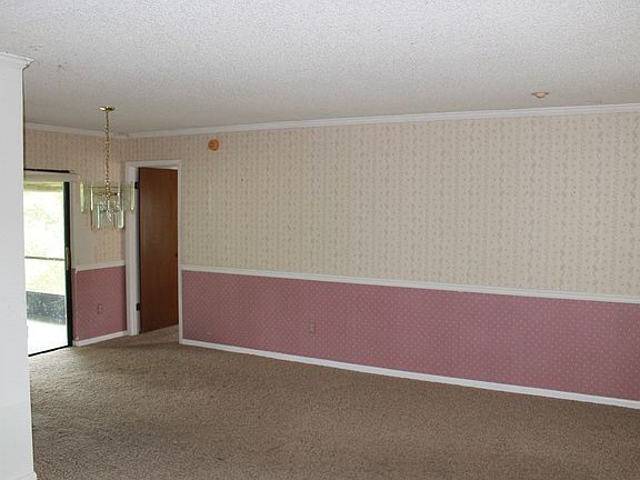 2nd image of 1317 Corner Oaks Dr