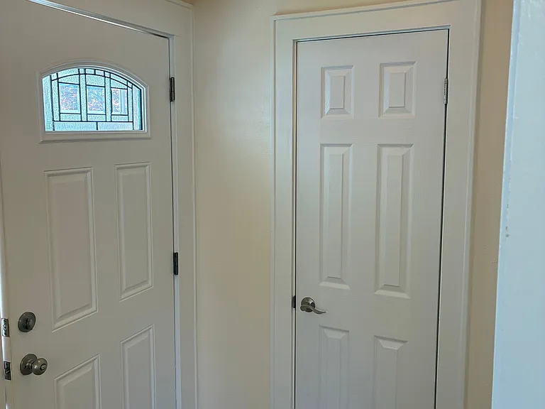 314 Thompson Ave — Photo 18