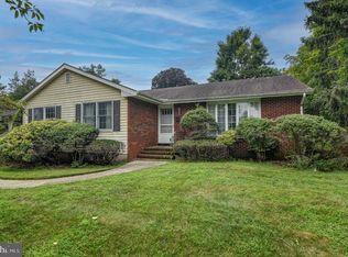 19 Crown Rd, Ewing, NJ 08638