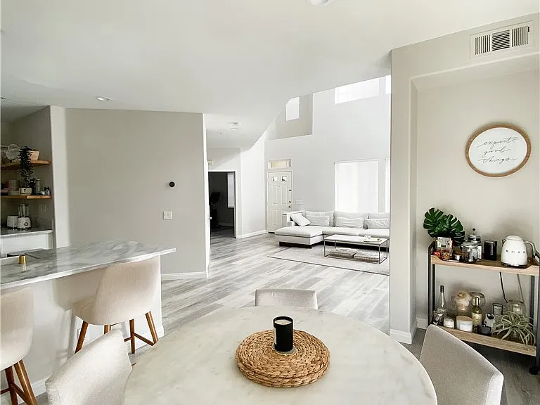 151 Islington — Photo 11