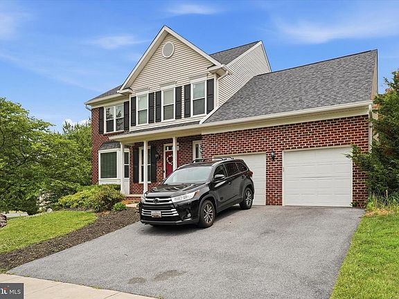 5th image of 2402 Shaker Ln