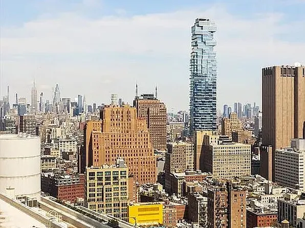 100 Barclay St APT 27B, New York, NY 10007