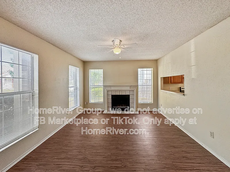 2 bed, 2.0 bath, 1456 sqft, $1,850 — Photo 3