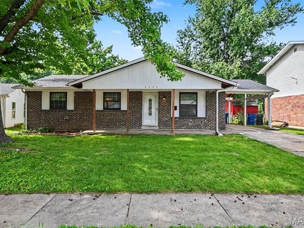 2322 Battlefield Dr, Florissant, MO 63031
