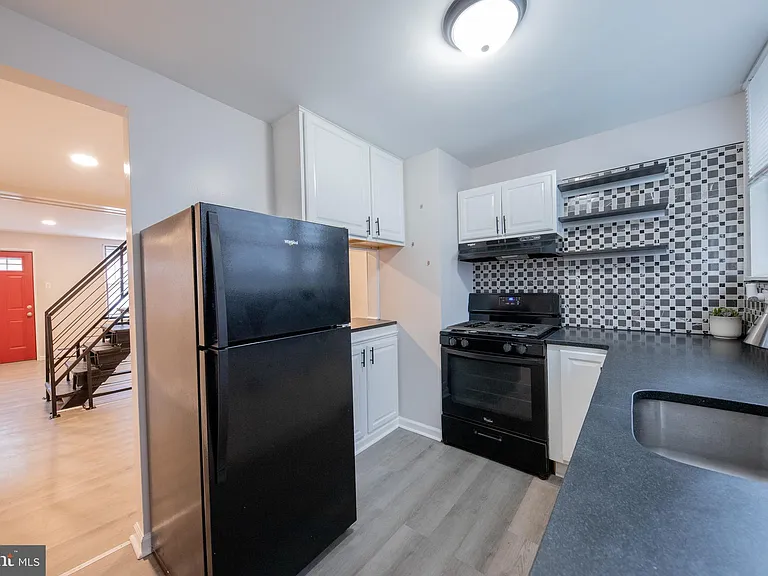 2924 Salmon St — Photo 12