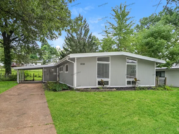 1030 Robinwood Dr, Florissant, MO 63033