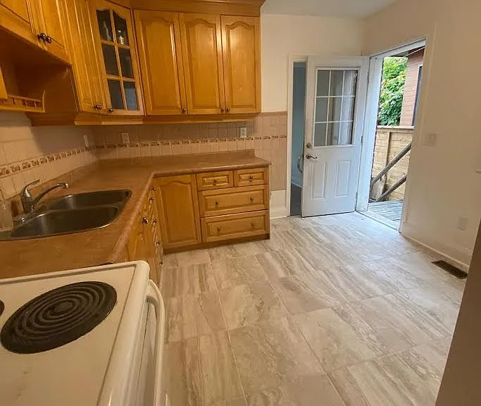37 Gillespie Ave #MAIN FLOOR — Photo 7