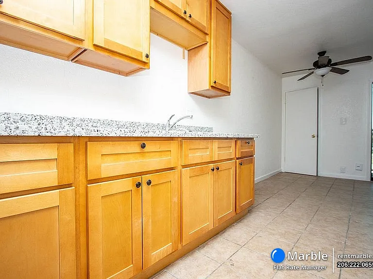 847 E Main St #4 — Photo 9