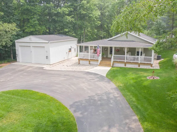 6690 E Fawn Ave, White Cloud, MI 49349