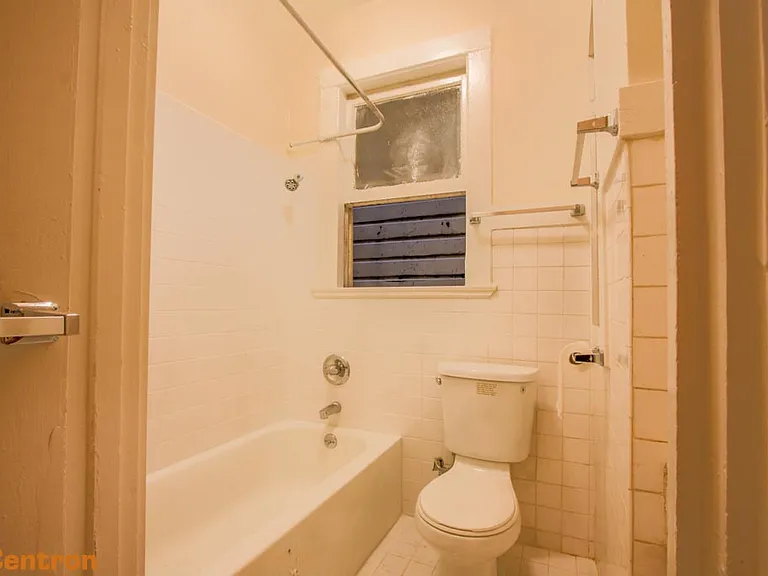 1440 Clay St #2A — Photo 9