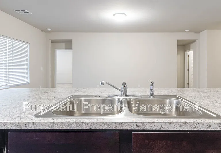 11608 NW 95th St — Photo 12