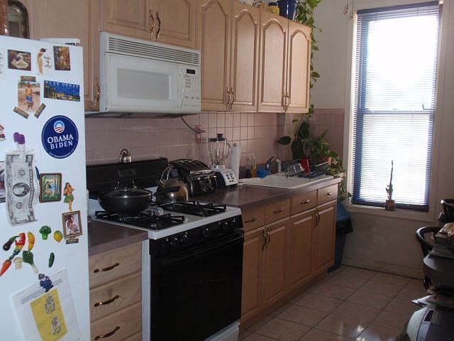 2ND FLOOR KITCHEN