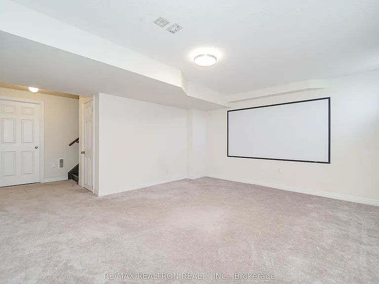 77 Betony Dr — Photo 37