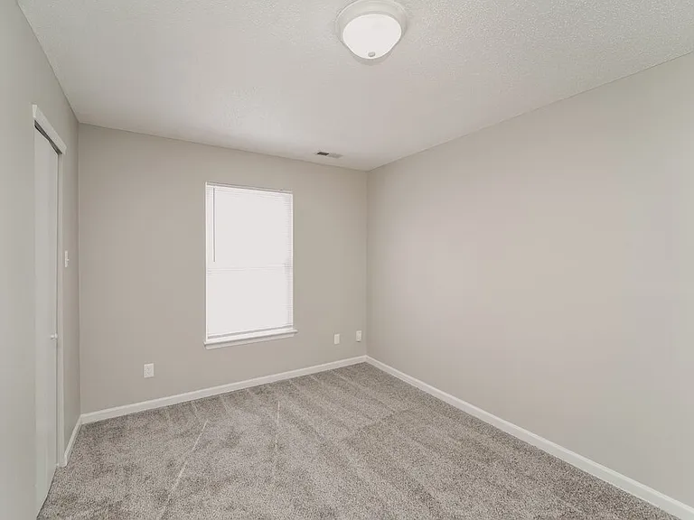 822 Littleton Dr — Photo 12