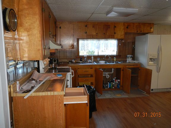 kitchen area pic 1