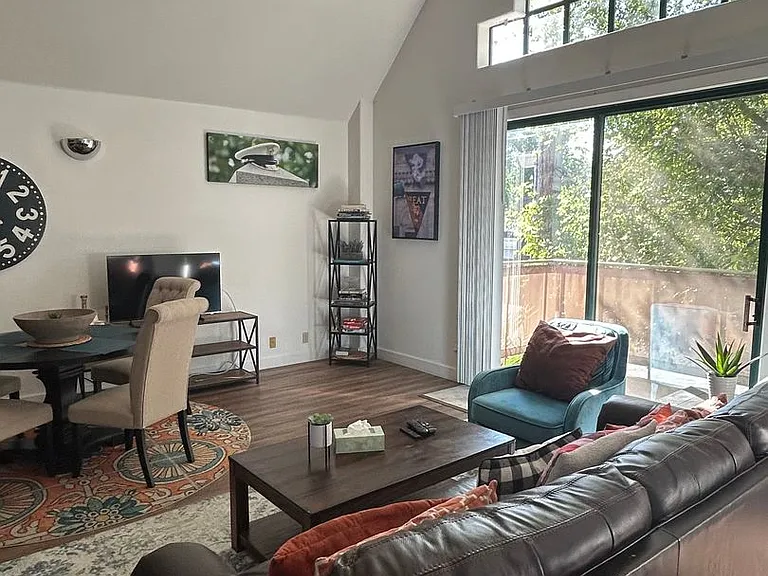 180 E 9th Ave — Photo 3