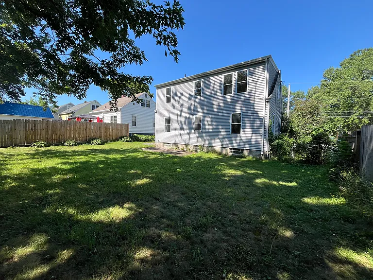 314 Russell Ave — Photo 2