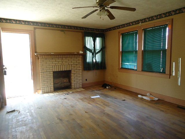 2nd image of 208 S Fowler Ave