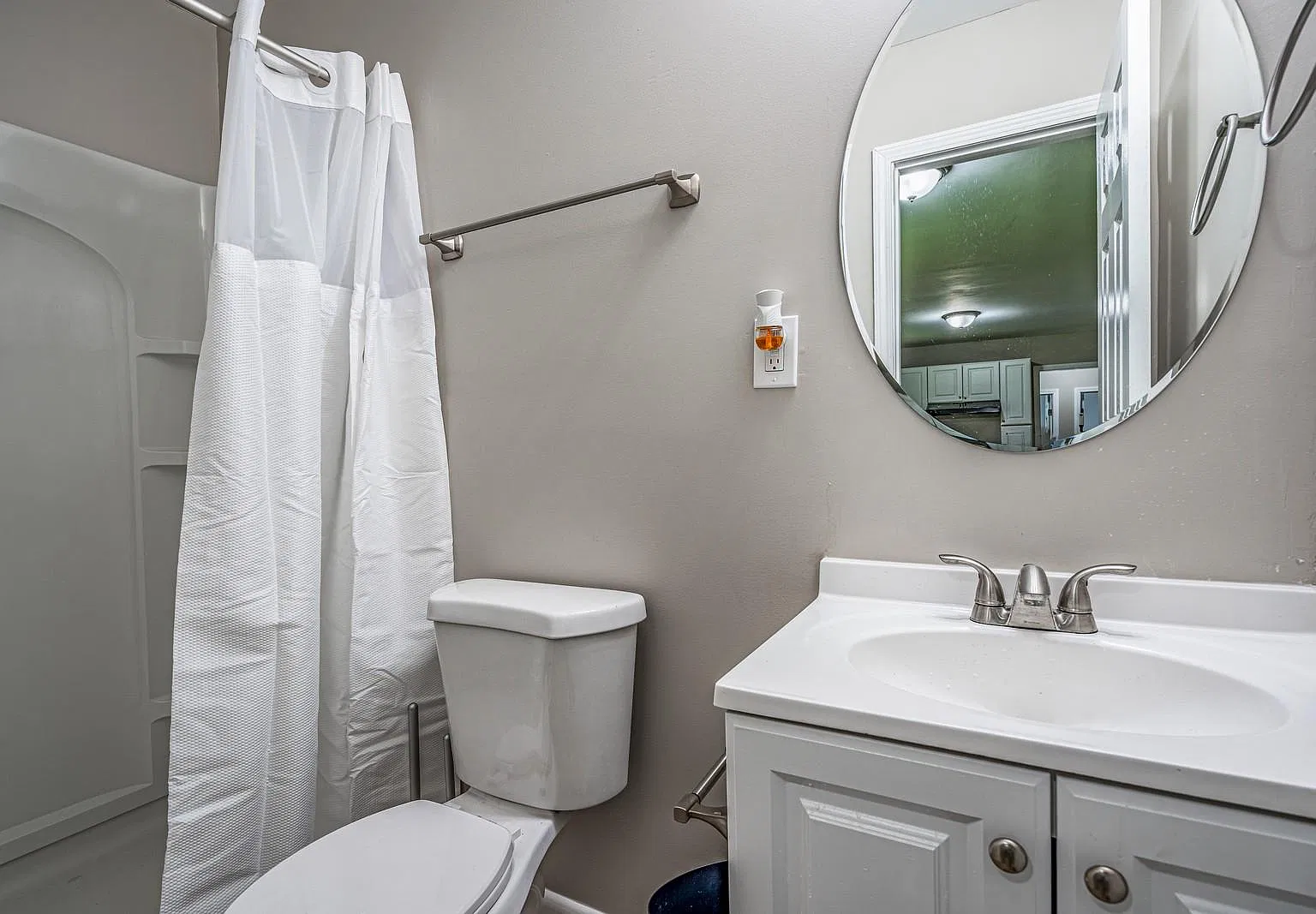 4 bed, 4.0 bath, 1481 sqft, $724 — Photo 4
