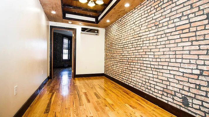 Rented by Nooklyn NYC LLC | media 18