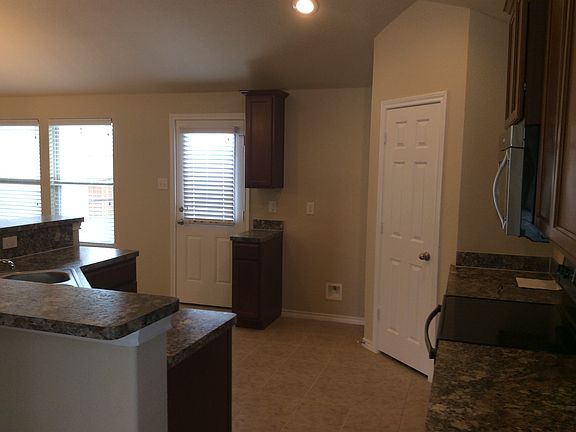2nd image of 2824 Stonewall Ln