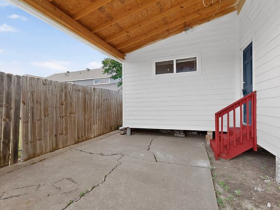 4th image of 1305 NW 14th St #A