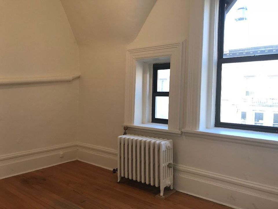 1st image of 328 W 88th St APT 8