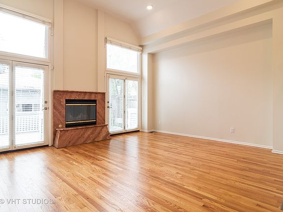 5th image of 2740 N Greenview Ave