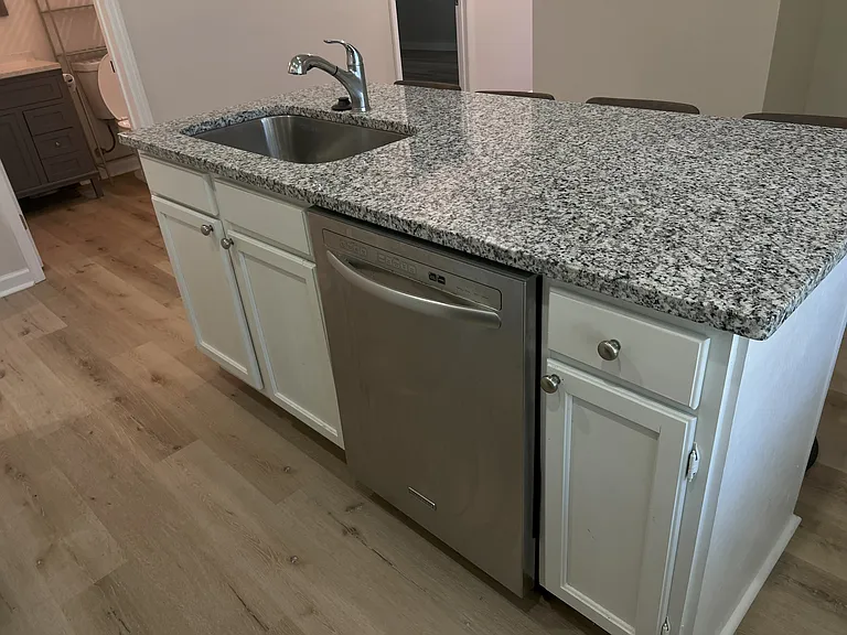 2324 Wilson Ave — Photo 7