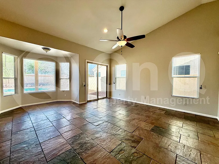 11130 W Dana Ln — Photo 8