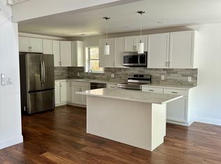 43 Applegate Rd, Lake Ariel, PA 18436