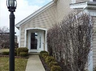 5 Manchester Ct, Lake In The Hills, IL 60156