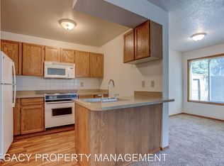 1419 Laurel St, Lake Oswego, OR 97034