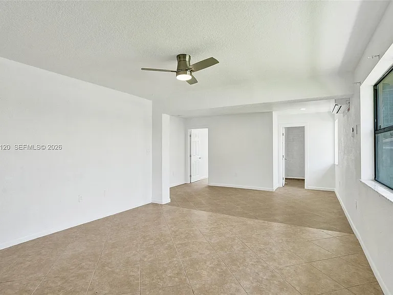 2120-2122 Thomas St #2122 — Photo 10
