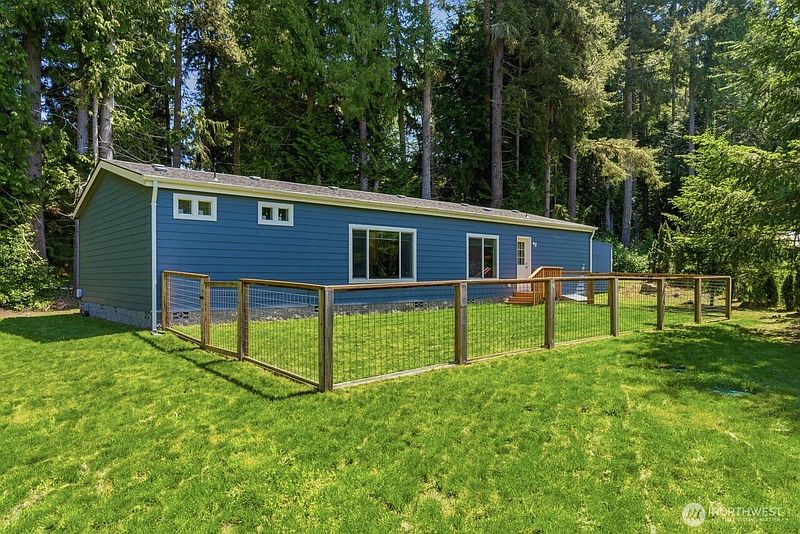 5th image of 29377 Scenic Drive NE