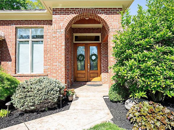 2nd image of 6937 Blackthorne Ct