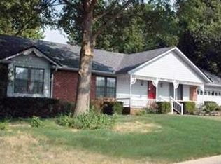 1205 W Countrywood Cir, Rogers, AR 72756
