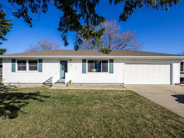 107 Meadow Ln, Norfolk, NE 68701