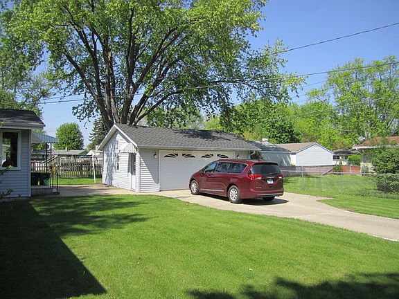 4th image of 1609 Sunrise Dr