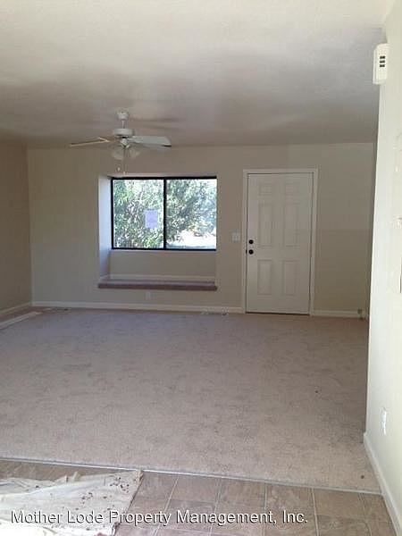 2nd image of 989 Feather Ct APT 4