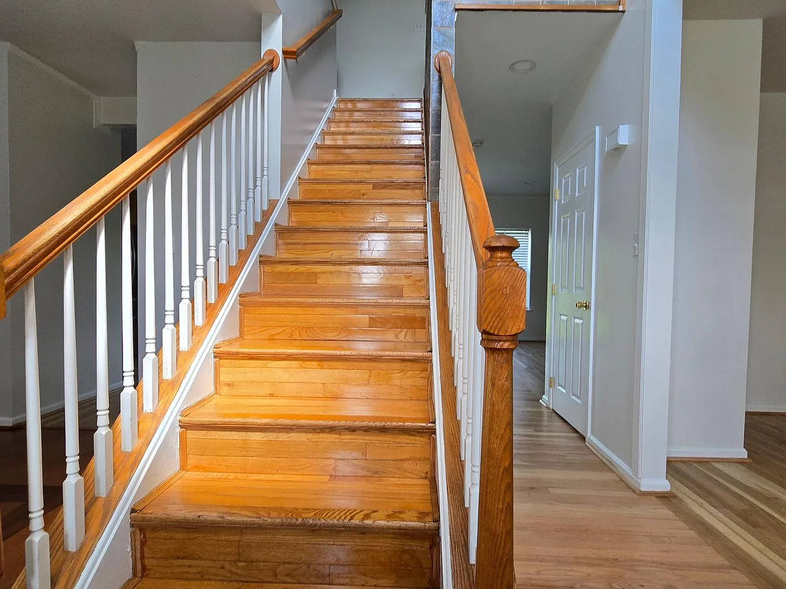 4 bed, 2.5 bath, 2064 sqft, $2,500 — Photo 4